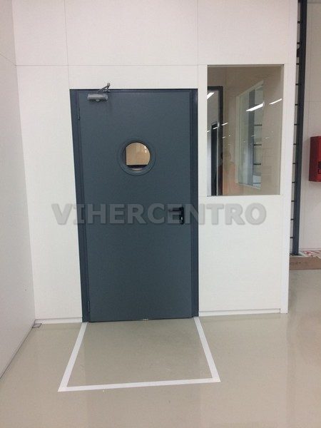Puerta de trastero galvanizada 92x202 cm. Puerta blindada.